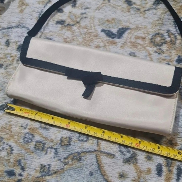 Banana Republic cream coquette clutch/wallet - Picture 5 of 7